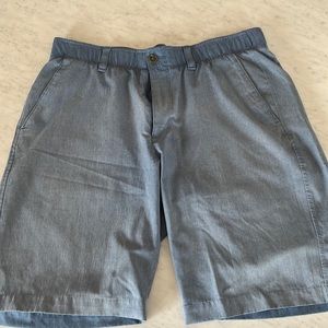 Mens under armour golf shorts 34” waist